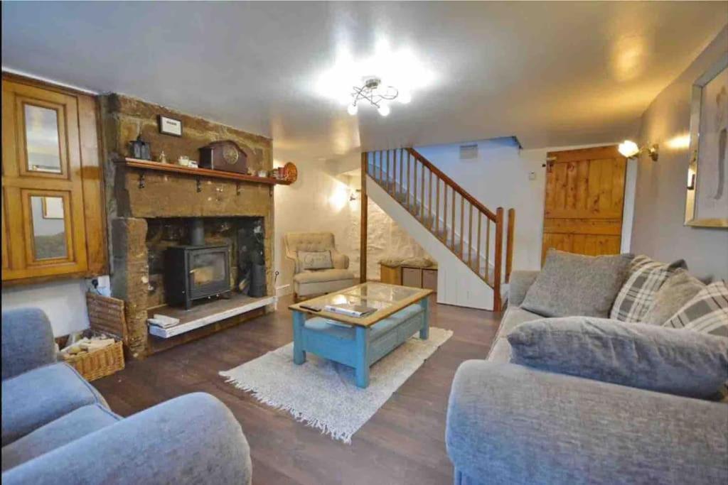 Dale 18th Century Country Cottage, 111 Barnston Road Holiday home Heswall