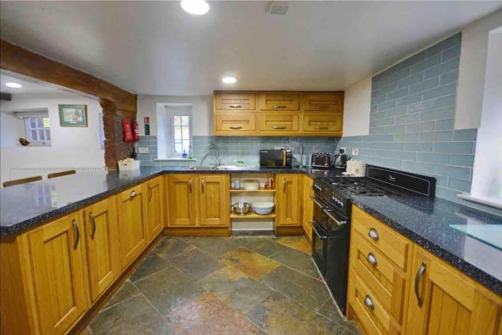 Holiday home Dale 18th Century Country Cottage, 111 Barnston Road